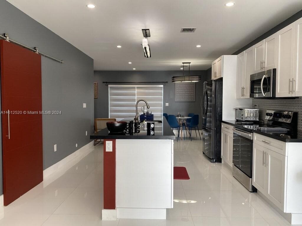 3445 SW 14th St # 3445, Miami FL 33145 — 44