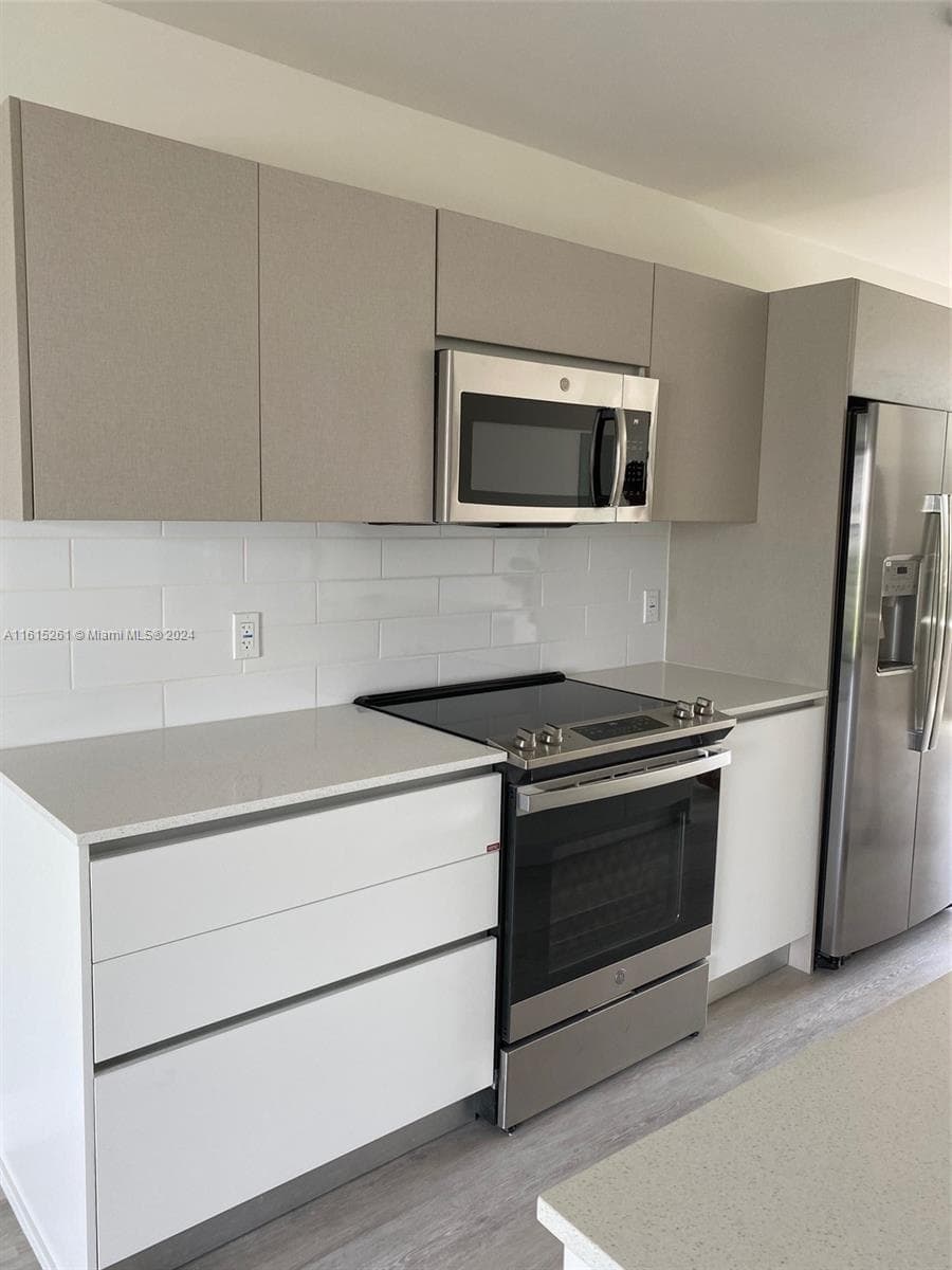 2505 NE 193rd St # 4207, Miami FL 33180 — 5