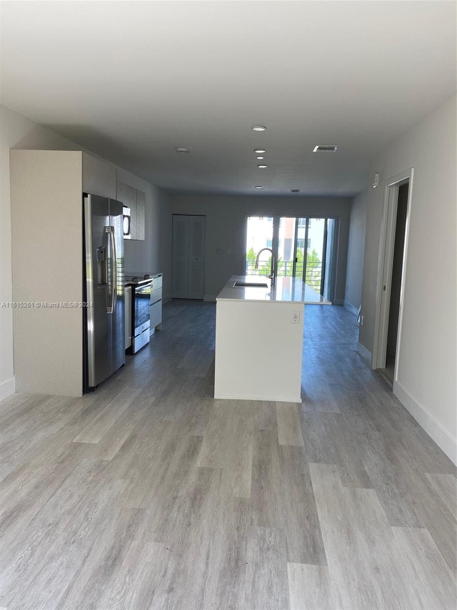 2505 NE 193rd St # 4207, Miami FL 33180 — 10