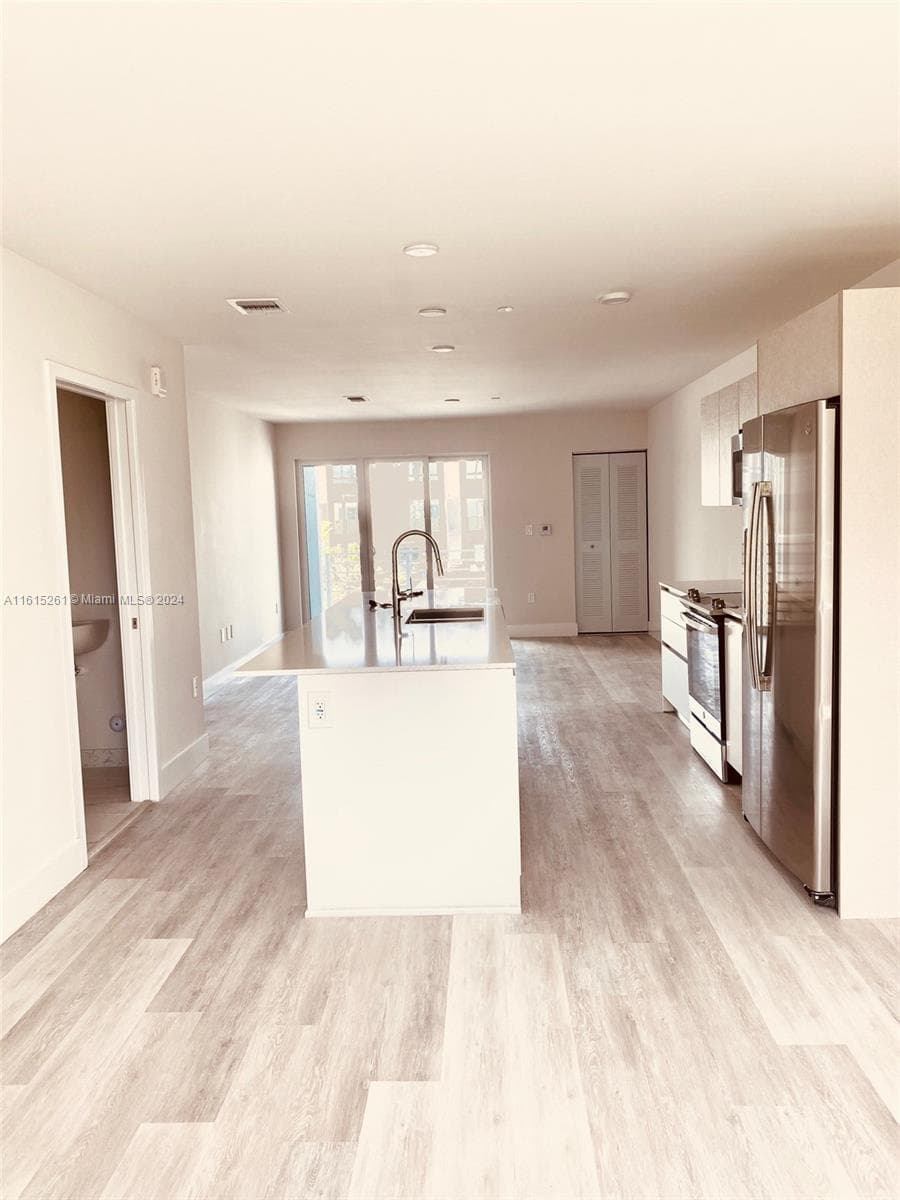 2505 NE 193rd St # 4207, Miami FL 33180 — 8