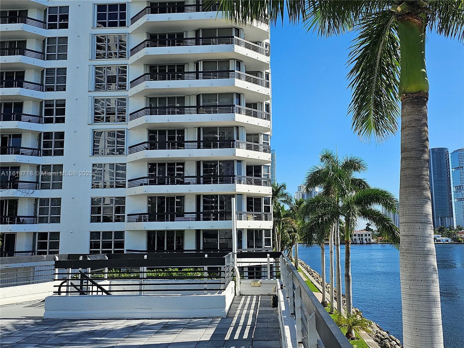 3600 Mystic Pointe Dr # 1607, Aventura FL 33180 — 21