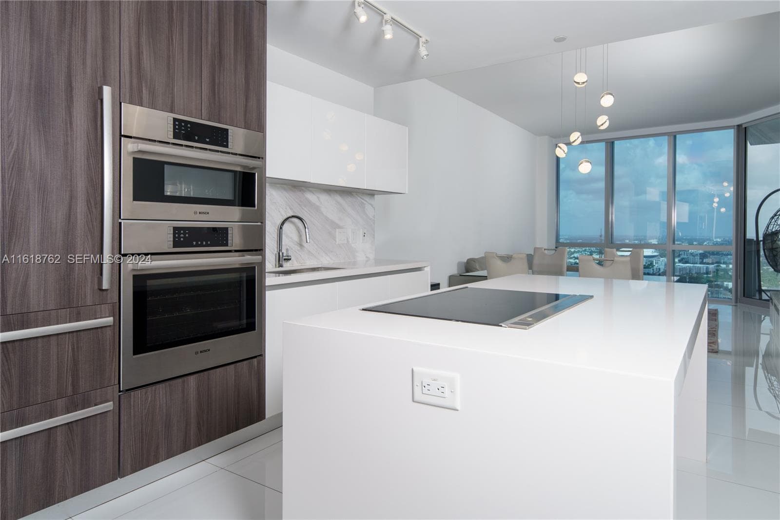 851 NE 1st Ave # 4406, Miami FL 33132 — 30