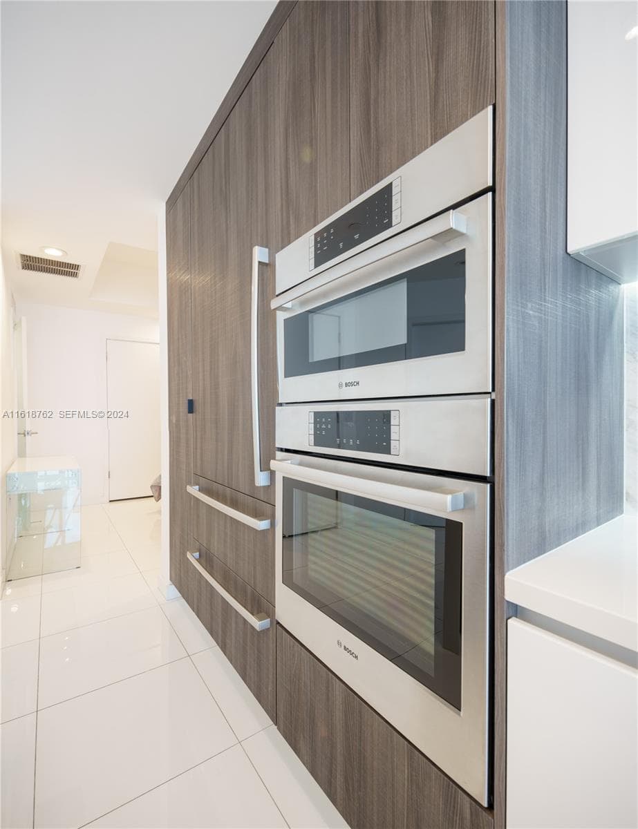 851 NE 1st Ave # 4406, Miami FL 33132 — 38