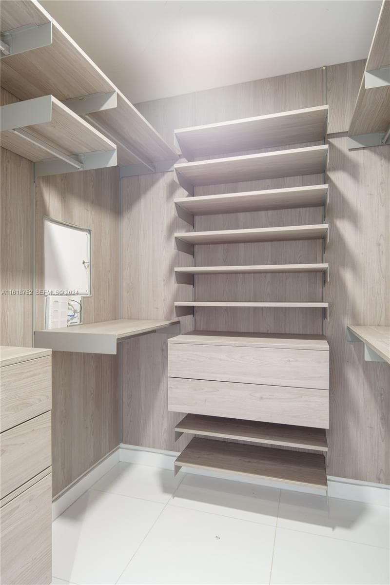 851 NE 1st Ave # 4406, Miami FL 33132 — 15
