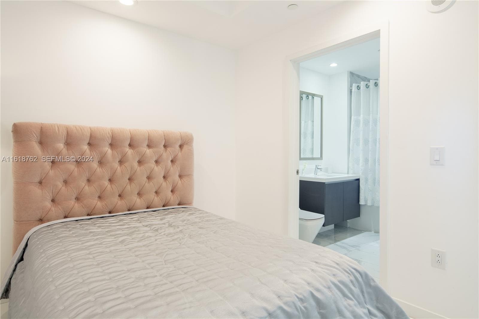 851 NE 1st Ave # 4406, Miami FL 33132 — 29