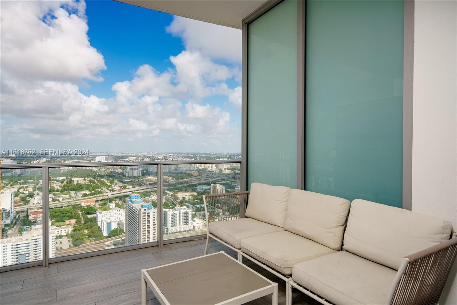 851 NE 1st Ave # 4406, Miami FL 33132 — 4