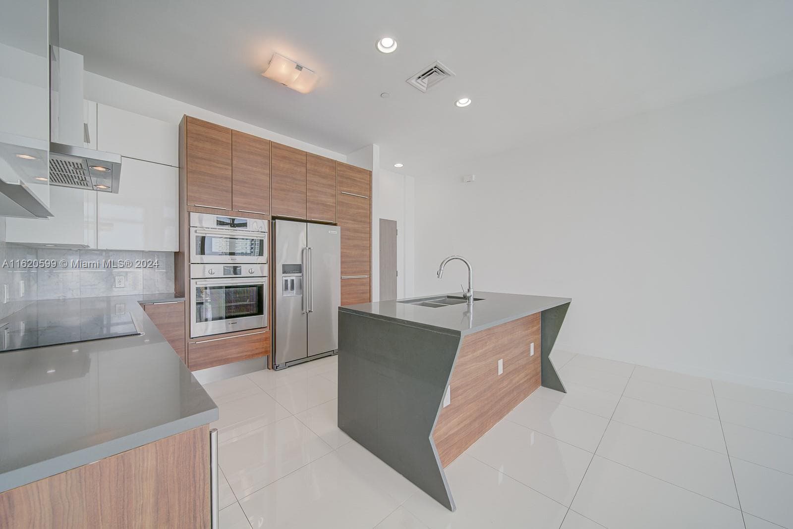 601 NE 27th St, Miami FL 33137 — 2