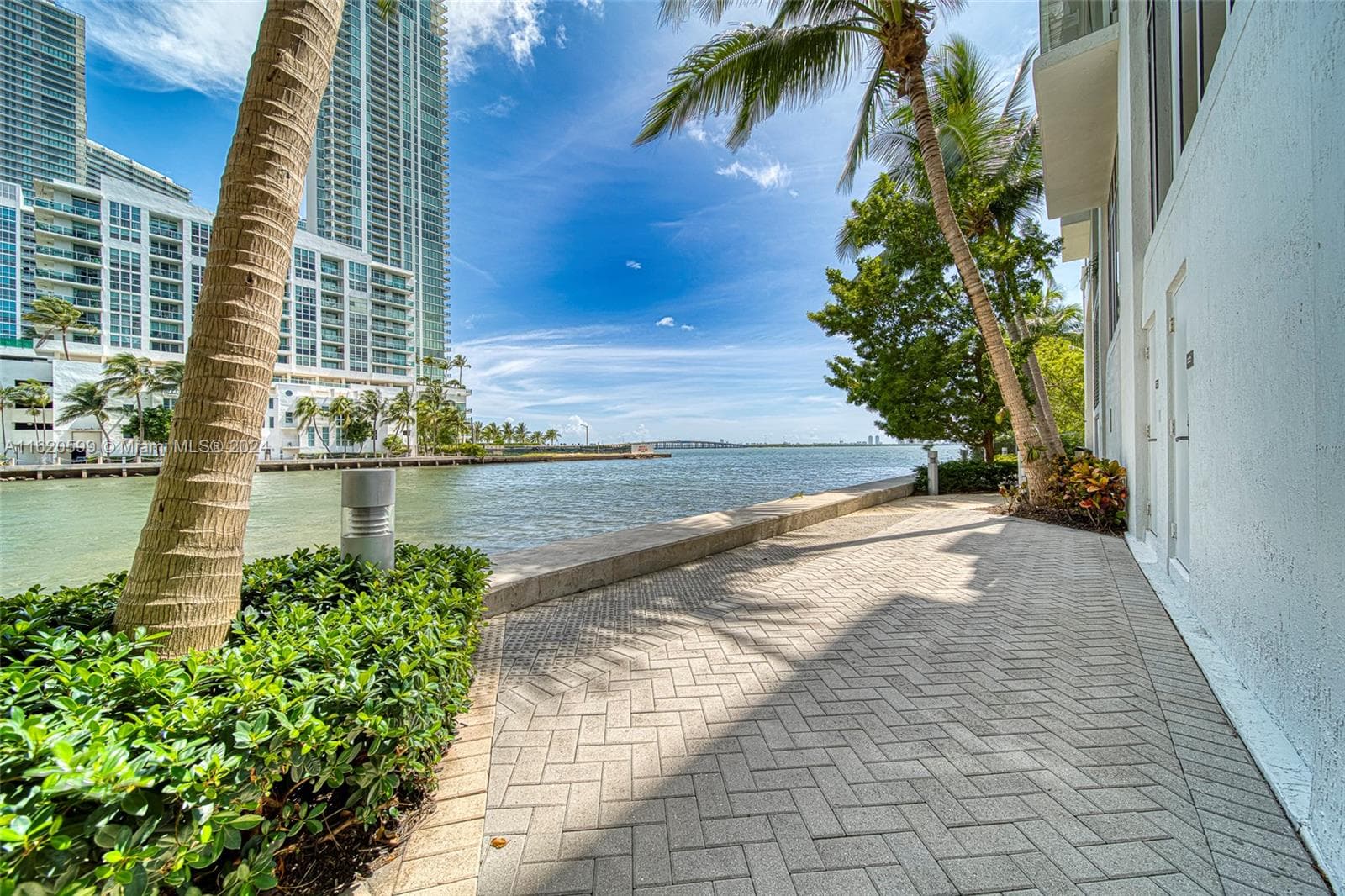 601 NE 27th St, Miami FL 33137 — 42