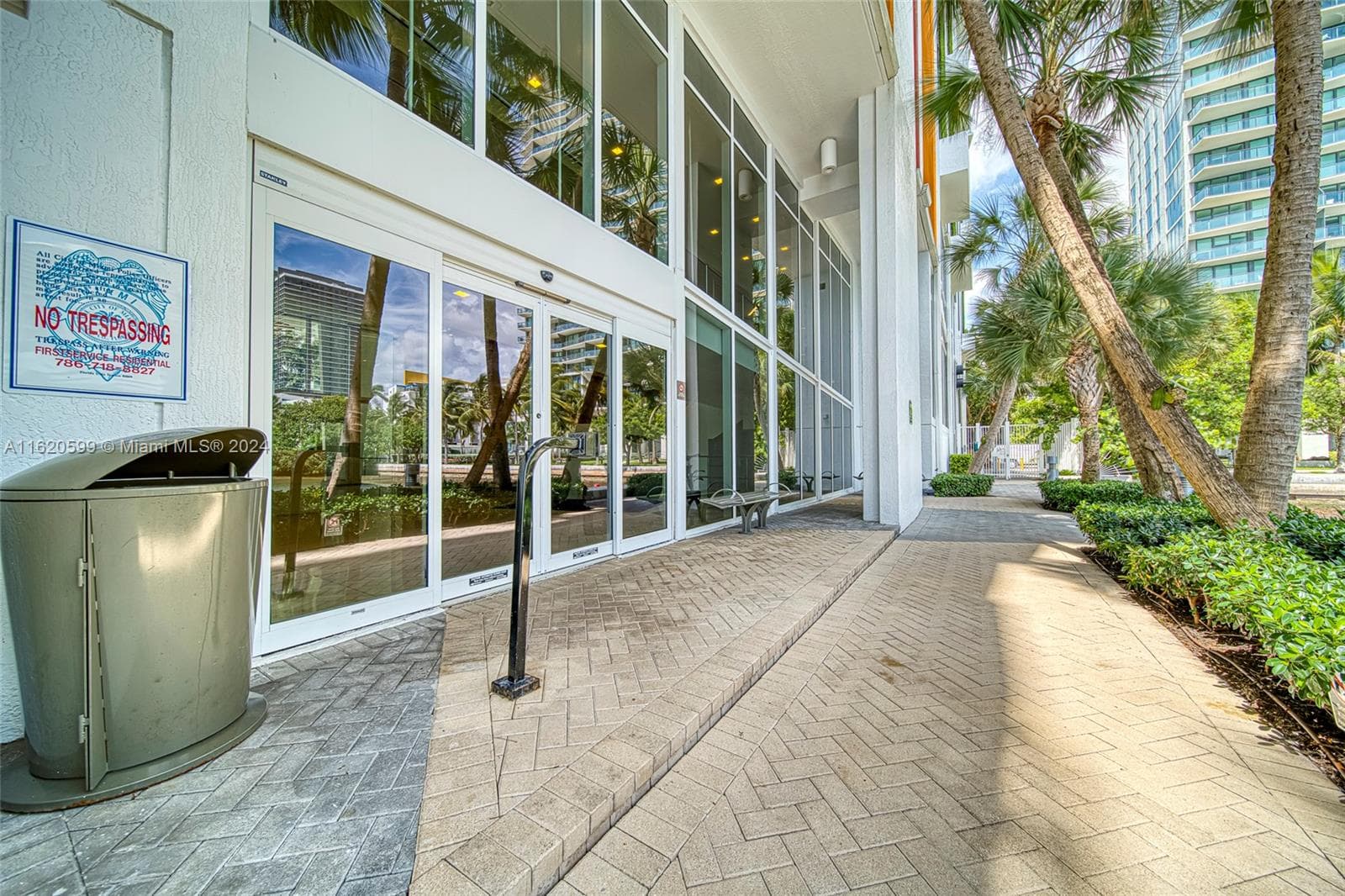 601 NE 27th St, Miami FL 33137 — 43