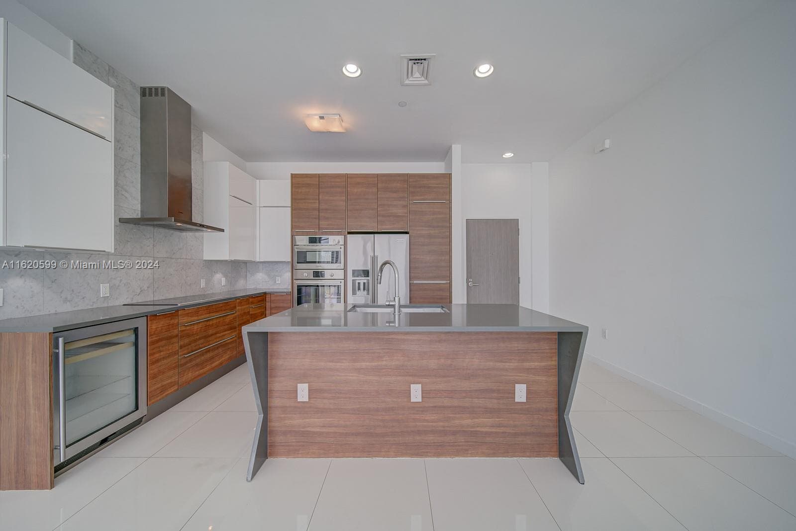 601 NE 27th St, Miami FL 33137 — 4