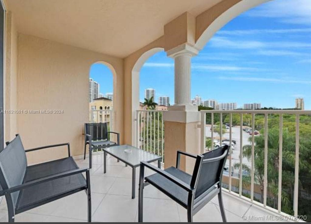 19999 E Country Club Dr # 1601, Aventura FL 33180 — 2