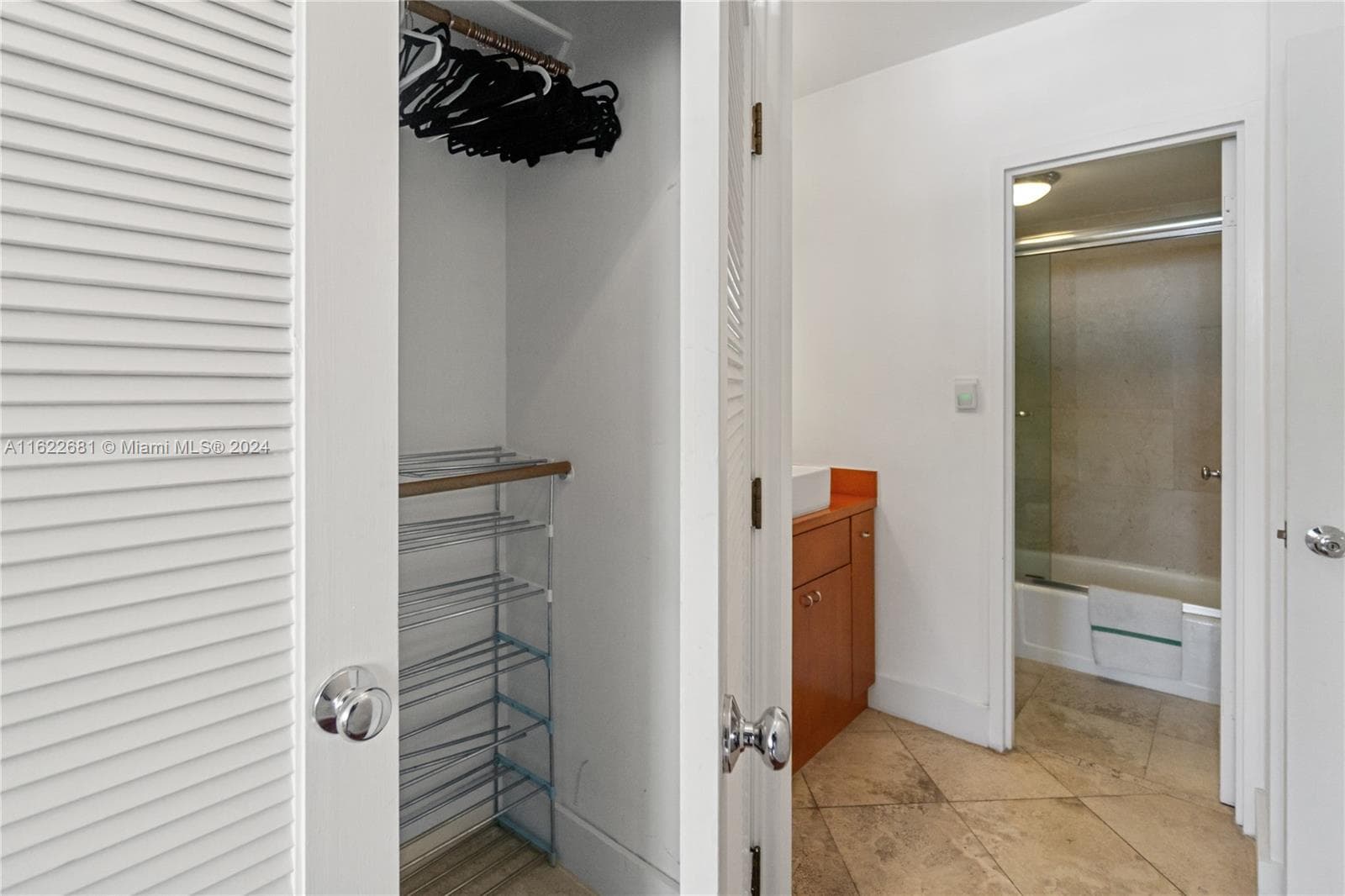 100 Lincoln Rd # 1422, Miami Beach FL 33139 — 23
