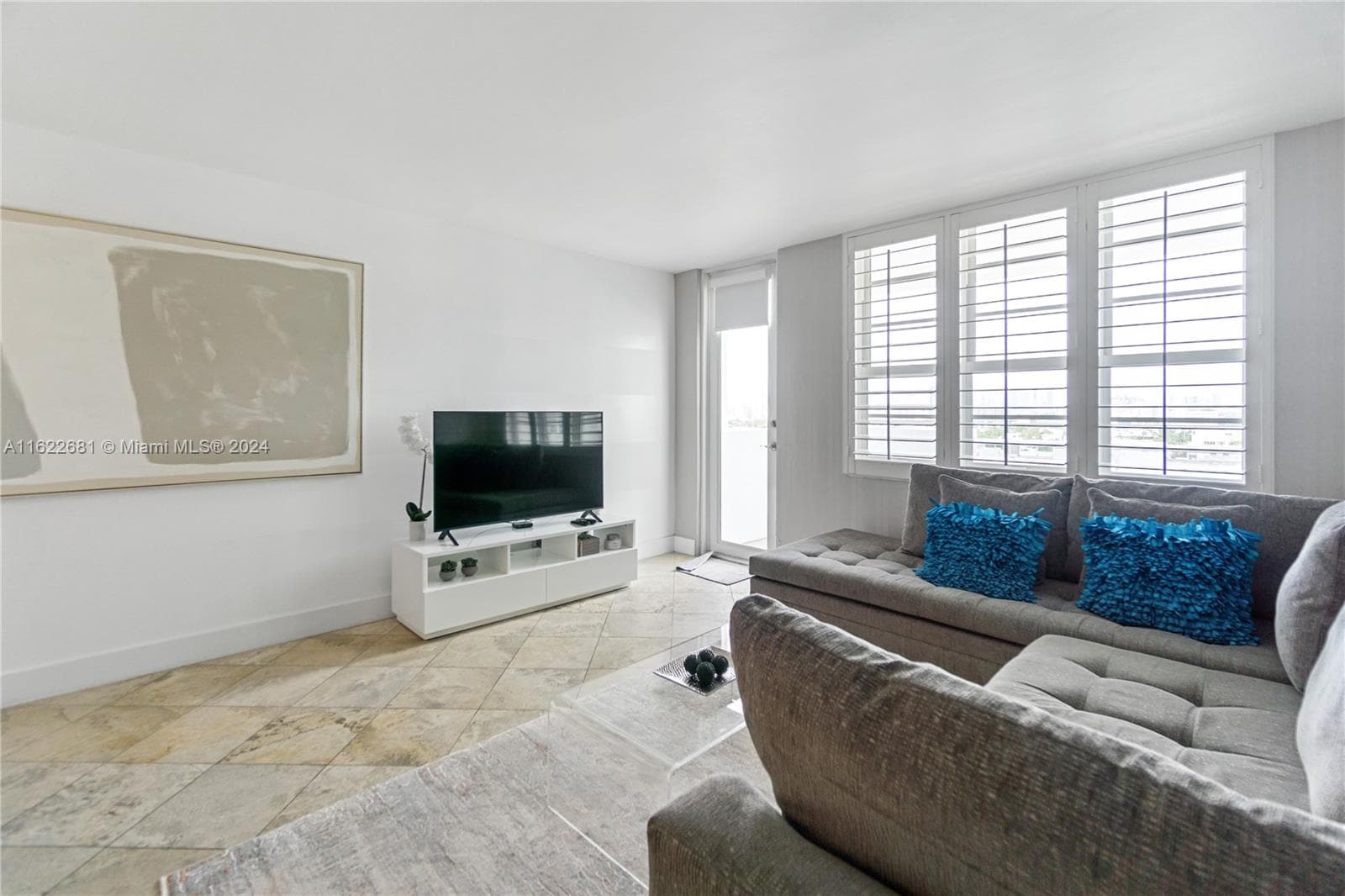100 Lincoln Rd # 1422, Miami Beach FL 33139 — 6