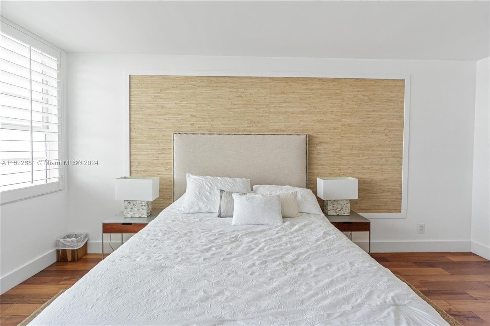 100 Lincoln Rd # 1422, Miami Beach FL 33139 — 12