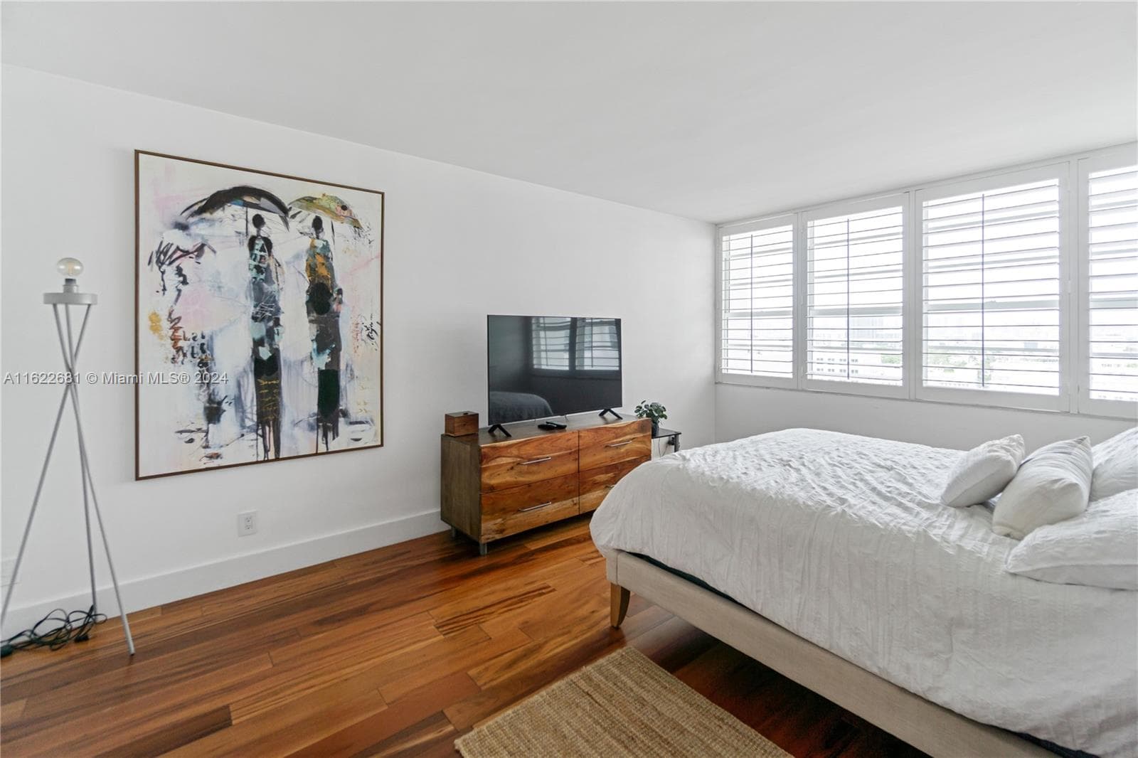 100 Lincoln Rd # 1422, Miami Beach FL 33139 — 15