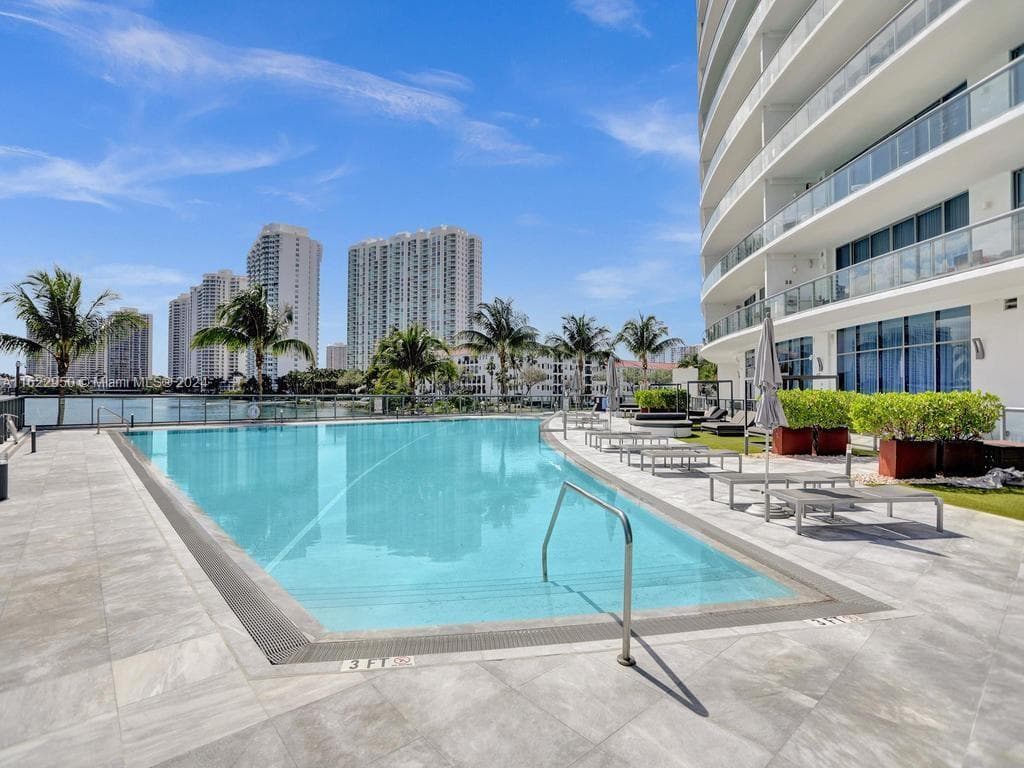 3250 NE 188th St # 207, Aventura FL 33180 — 94