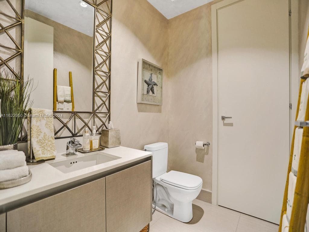 3250 NE 188th St # 207, Aventura FL 33180 — 32