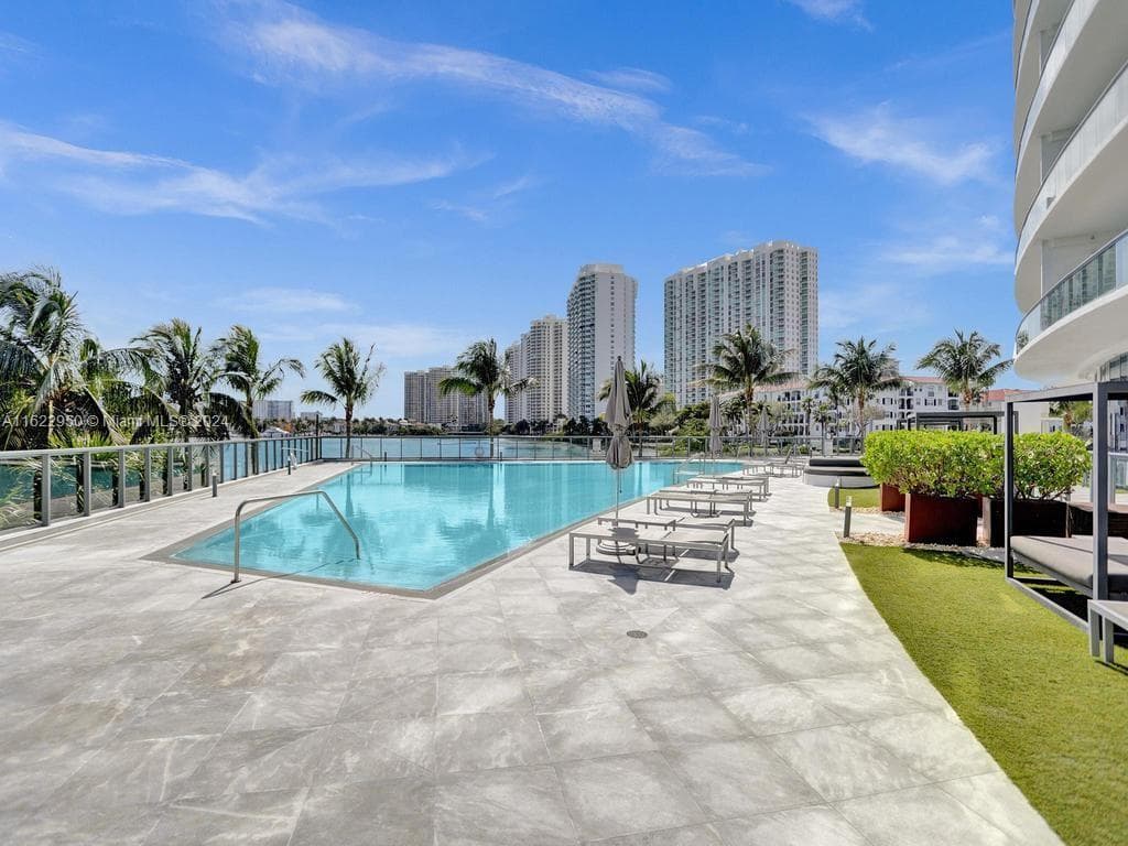 3250 NE 188th St # 207, Aventura FL 33180 — 92