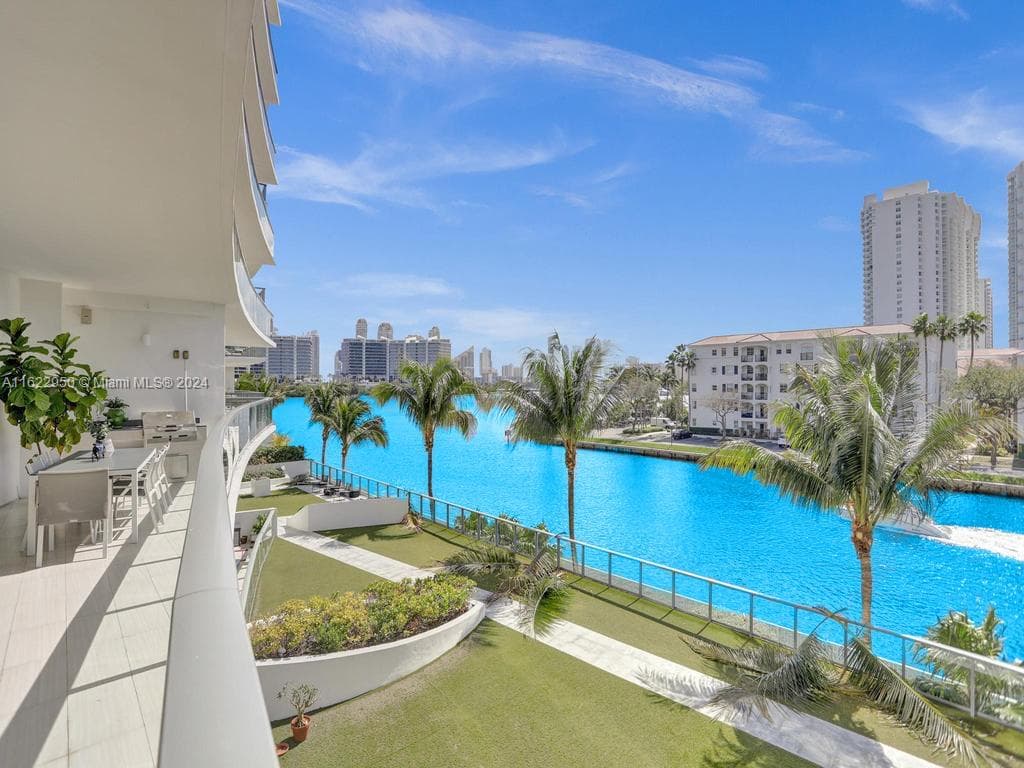 3250 NE 188th St # 207, Aventura FL 33180 — 20