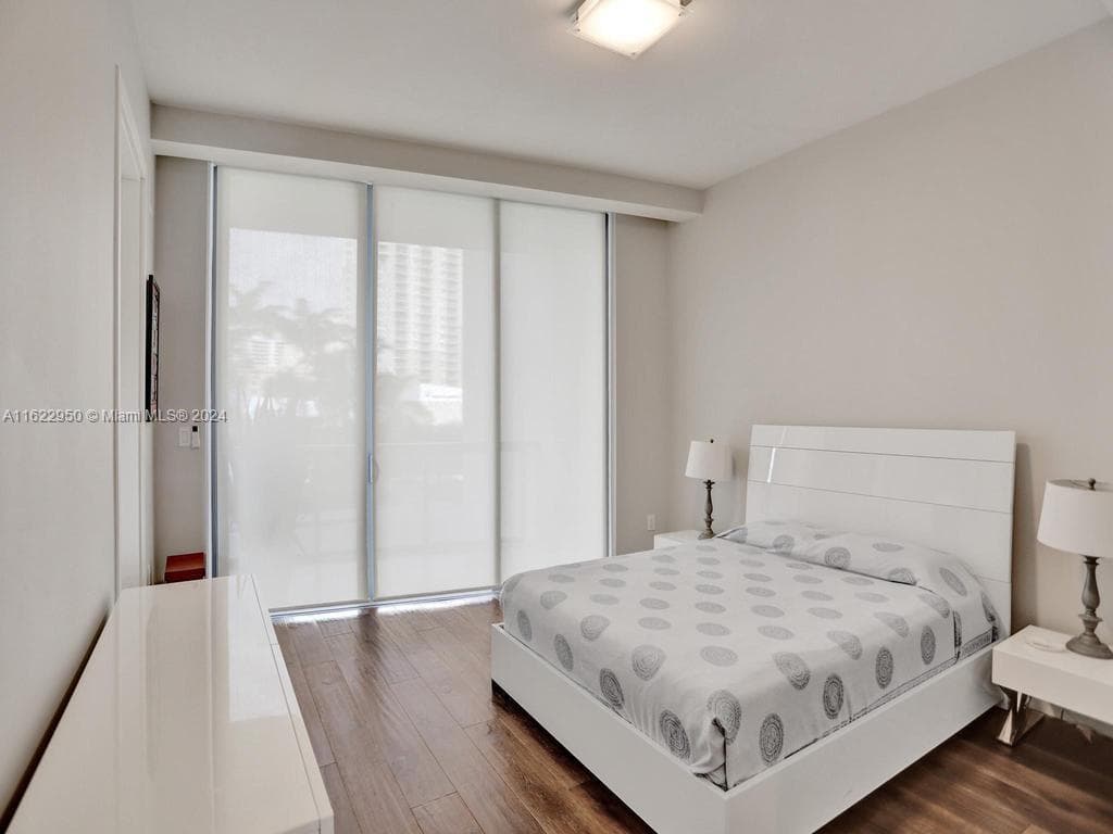 3250 NE 188th St # 207, Aventura FL 33180 — 65
