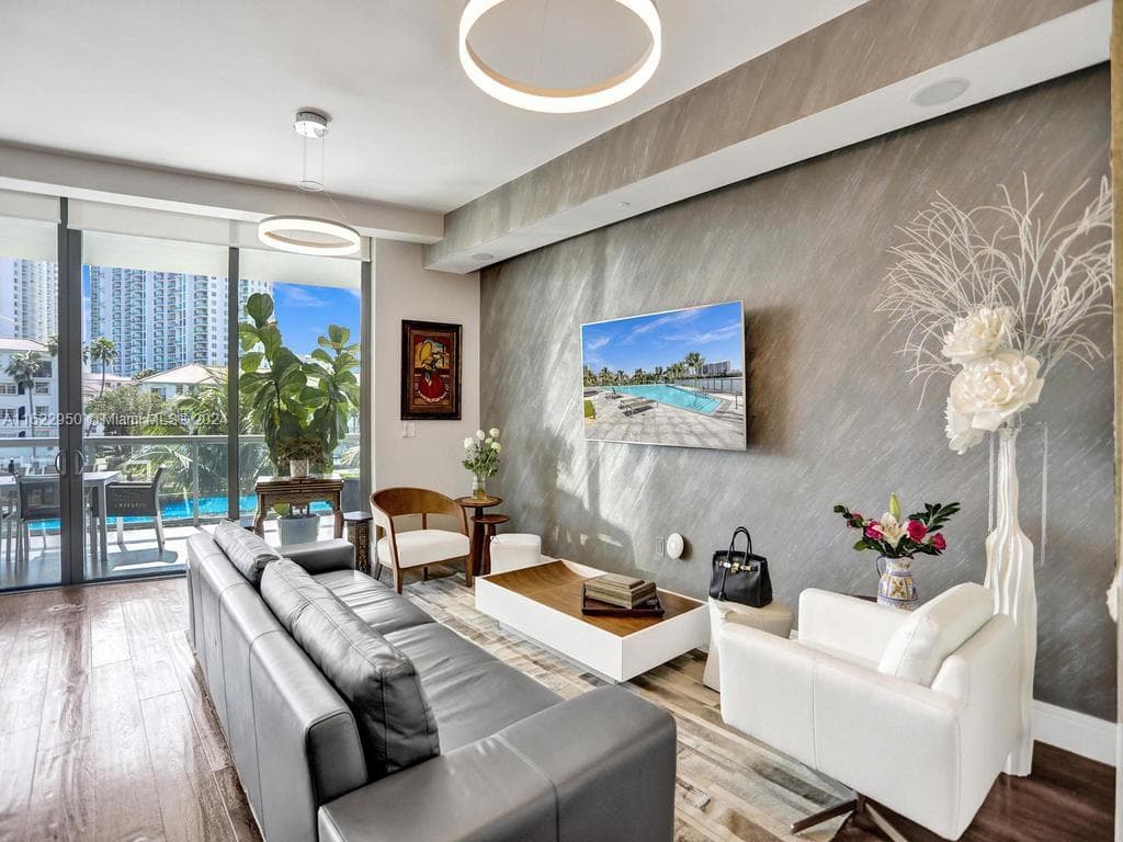 3250 NE 188th St # 207, Aventura FL 33180 — 14