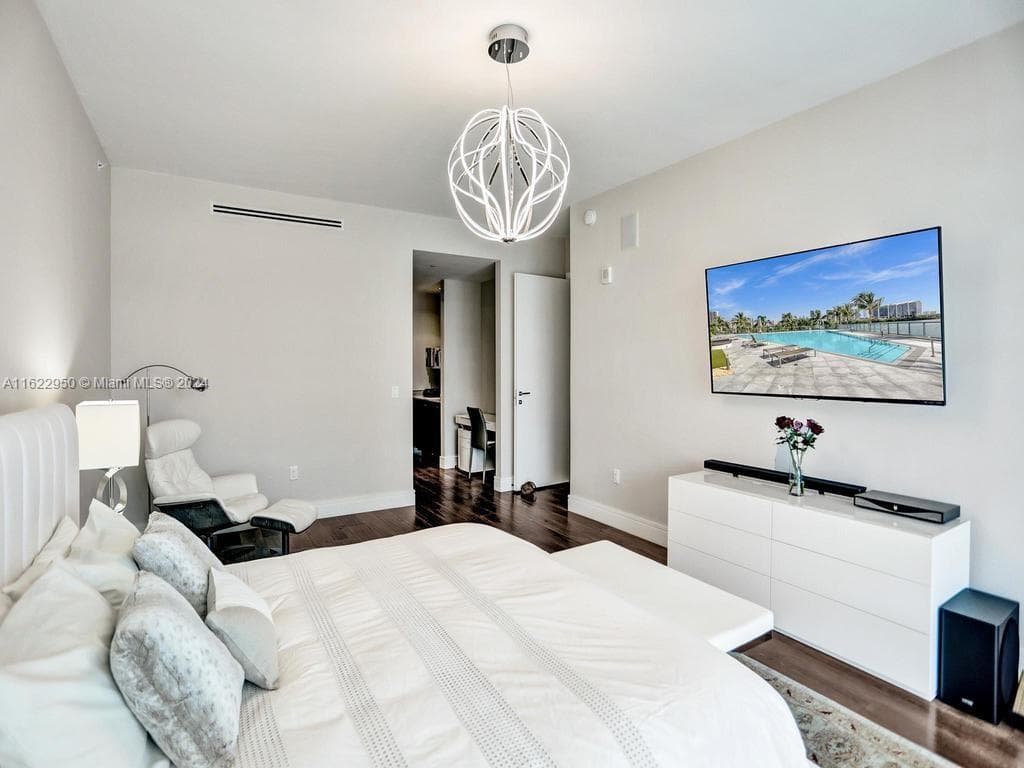 3250 NE 188th St # 207, Aventura FL 33180 — 37