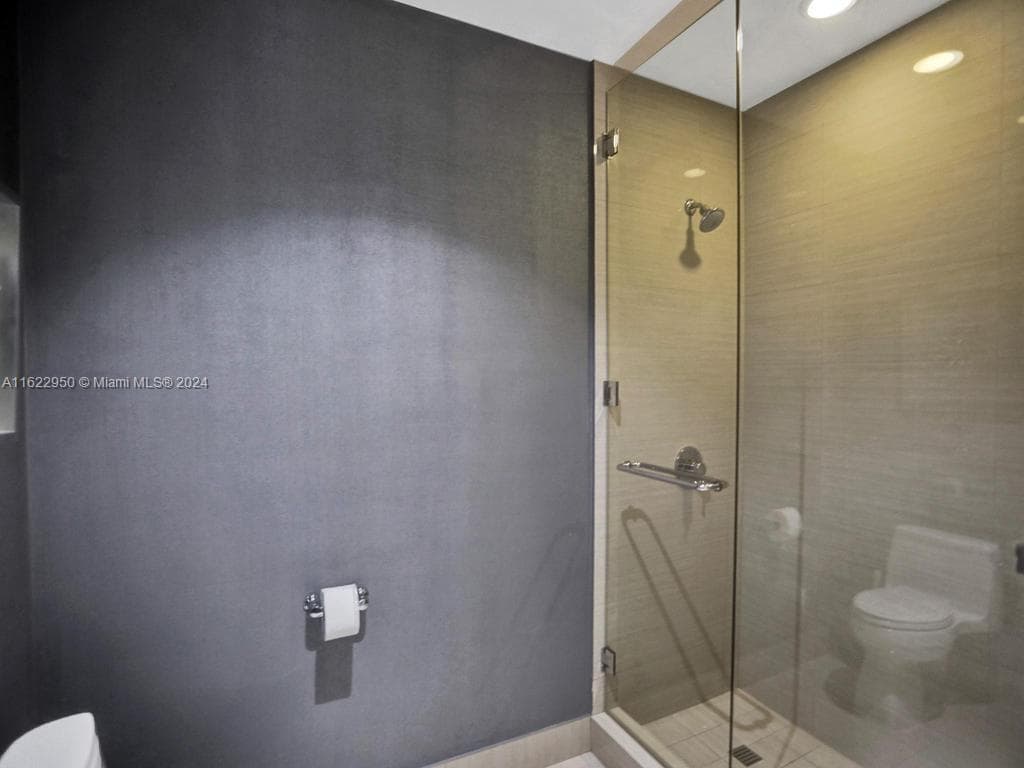 3250 NE 188th St # 207, Aventura FL 33180 — 74