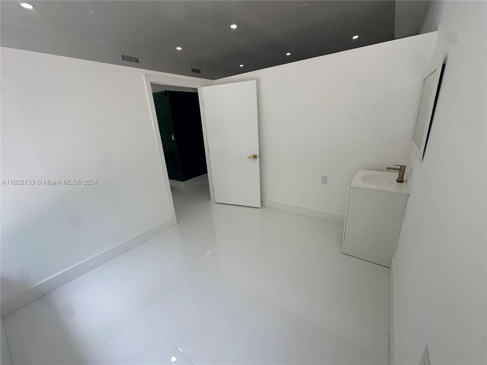 2389 SW 22nd St # 2397, Miami FL 33145 — 6