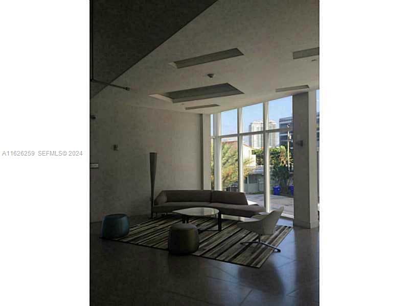 600 NE 27th St # 2302, Miami FL 33137 — 27