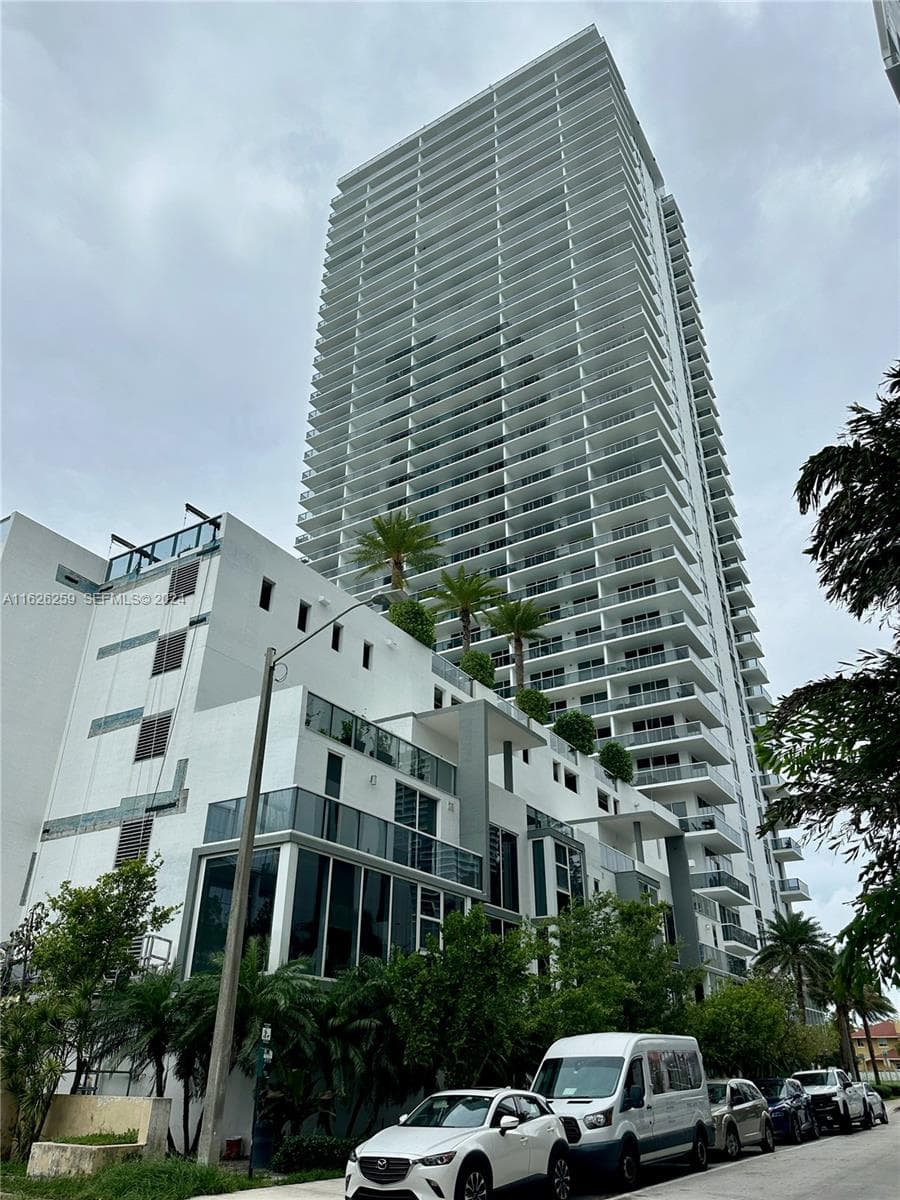 600 NE 27th St # 2302, Miami FL 33137 — 1