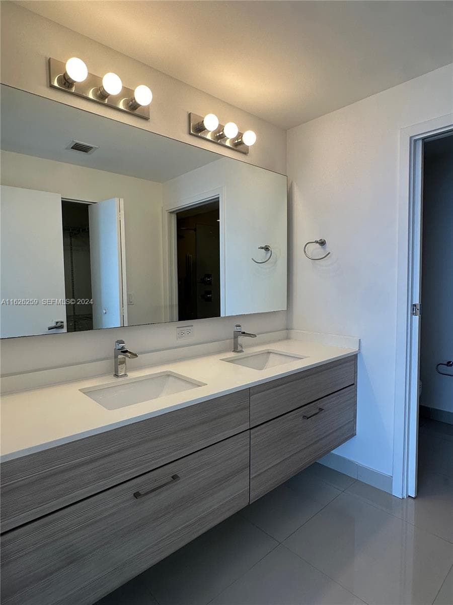 600 NE 27th St # 2302, Miami FL 33137 — 18