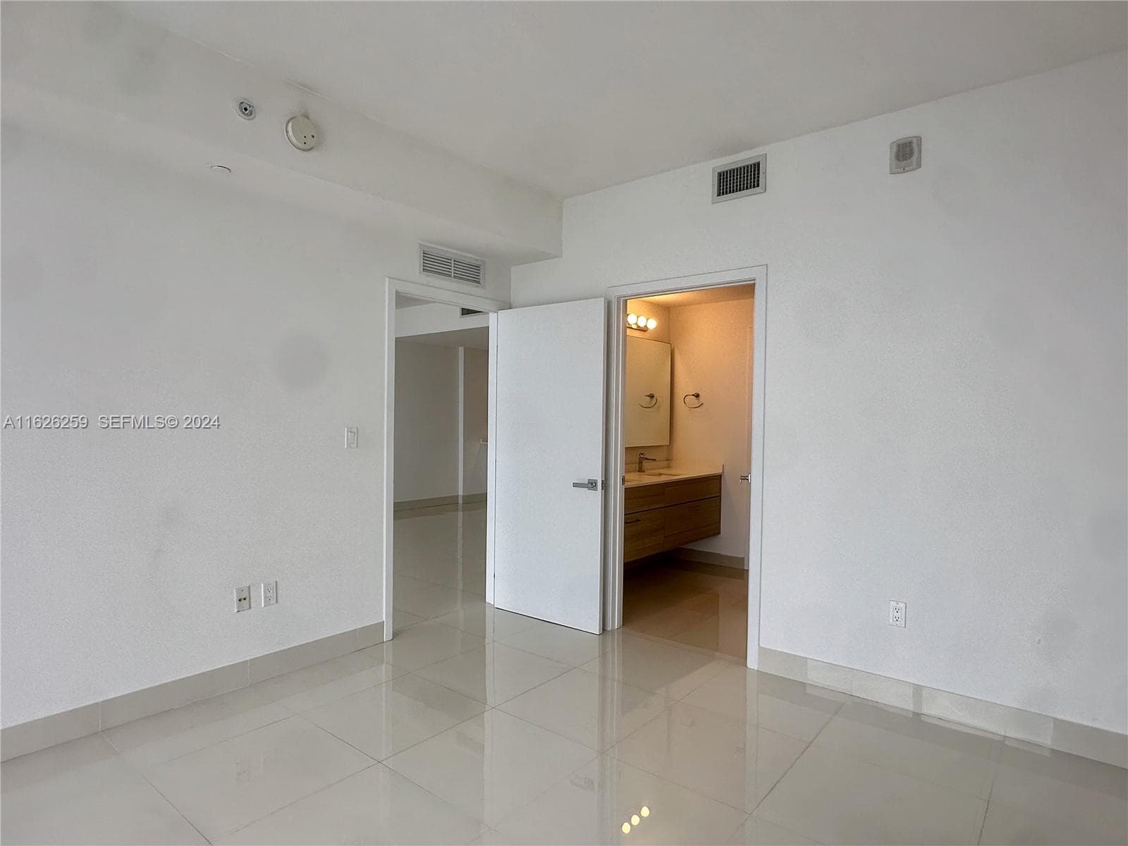 600 NE 27th St # 2302, Miami FL 33137 — 15