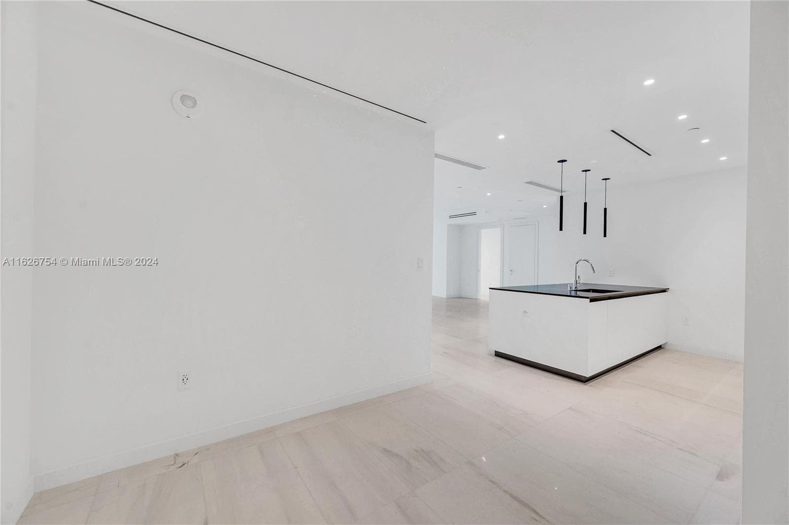 300 Biscayne Blvd Way # 703, Miami FL 33131 — 24