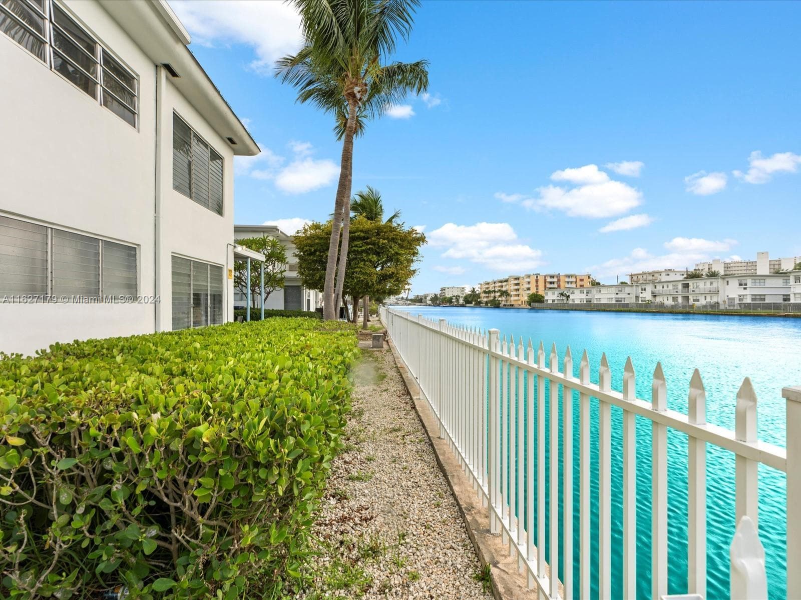 7805 & 7815 Crespi Blvd, Miami Beach FL 33141 — 12