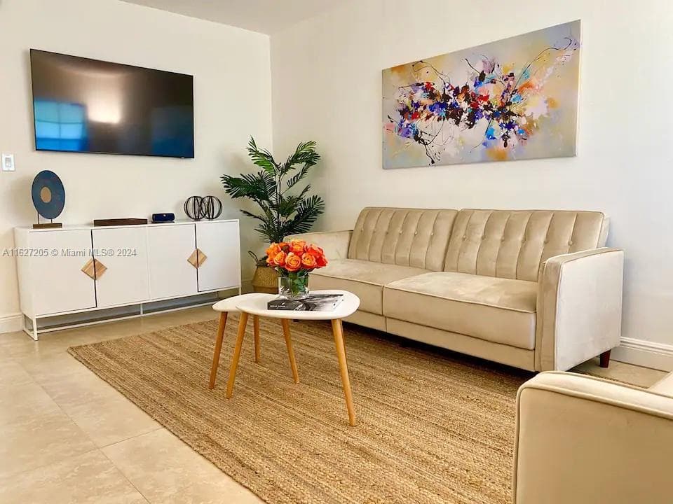 100 Sunrise Dr # 24, Key Biscayne FL 33149 — 2