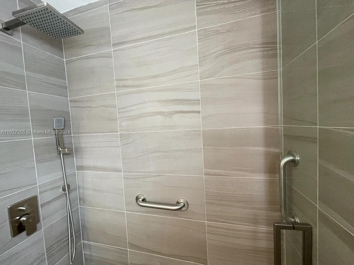 100 Sunrise Dr # 24, Key Biscayne FL 33149 — 24