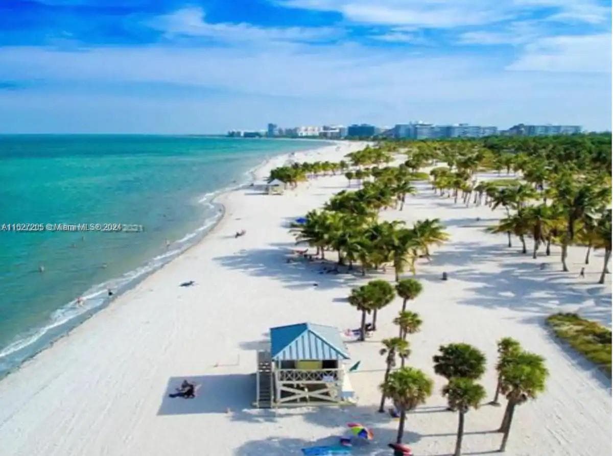 100 Sunrise Dr # 24, Key Biscayne FL 33149 — 33
