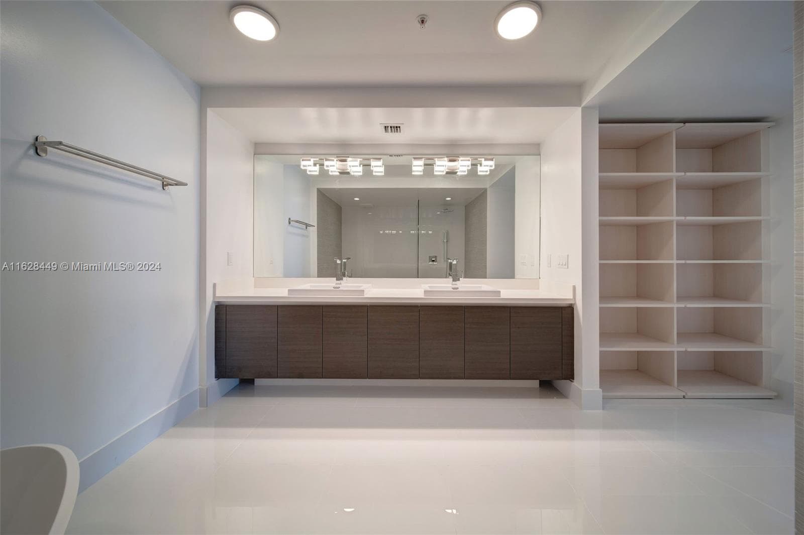 300 Sunny Isles Blvd # 2103, Sunny Isles Beach FL 33160 — 24