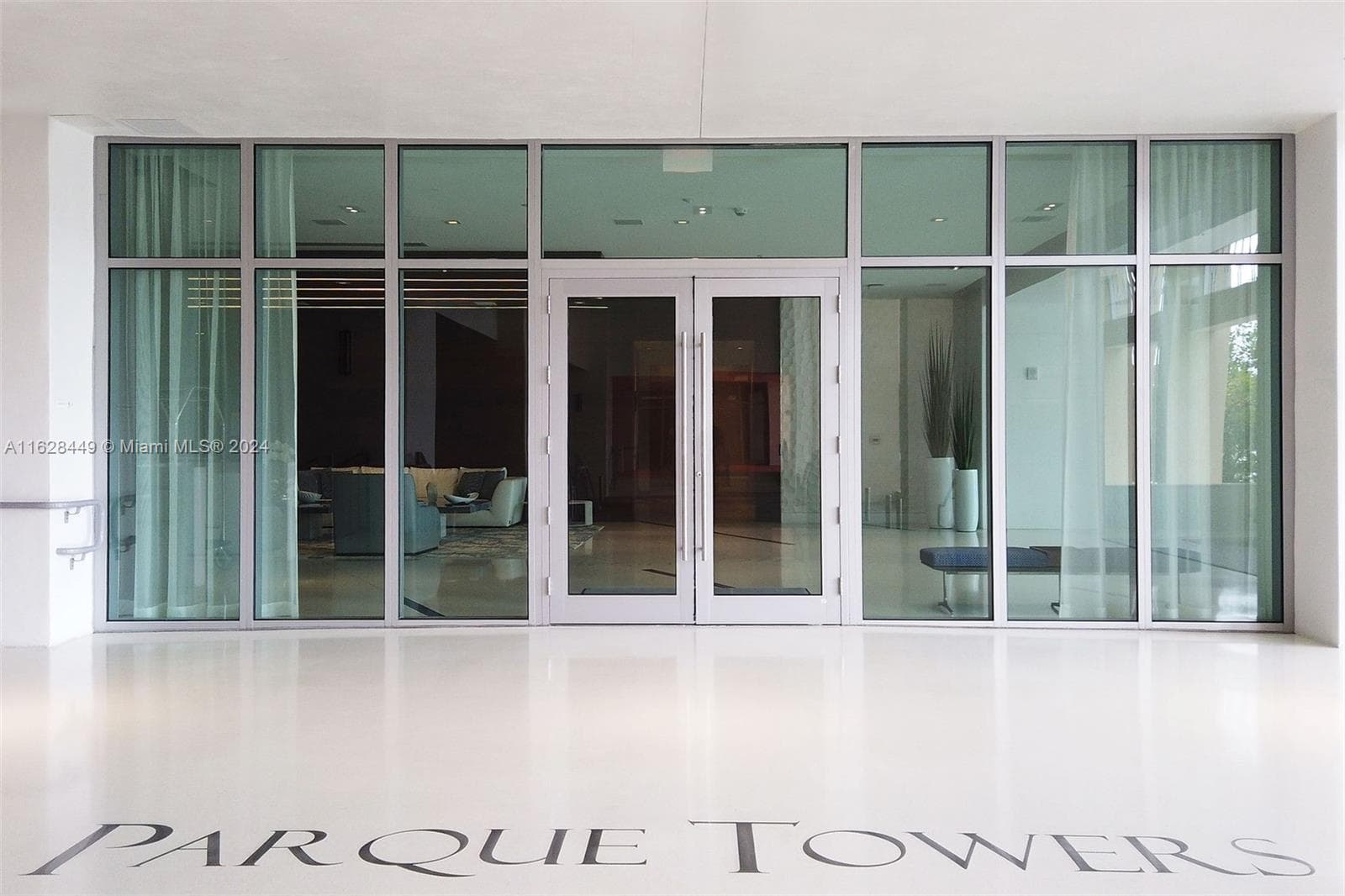300 Sunny Isles Blvd # 2103, Sunny Isles Beach FL 33160 — 33