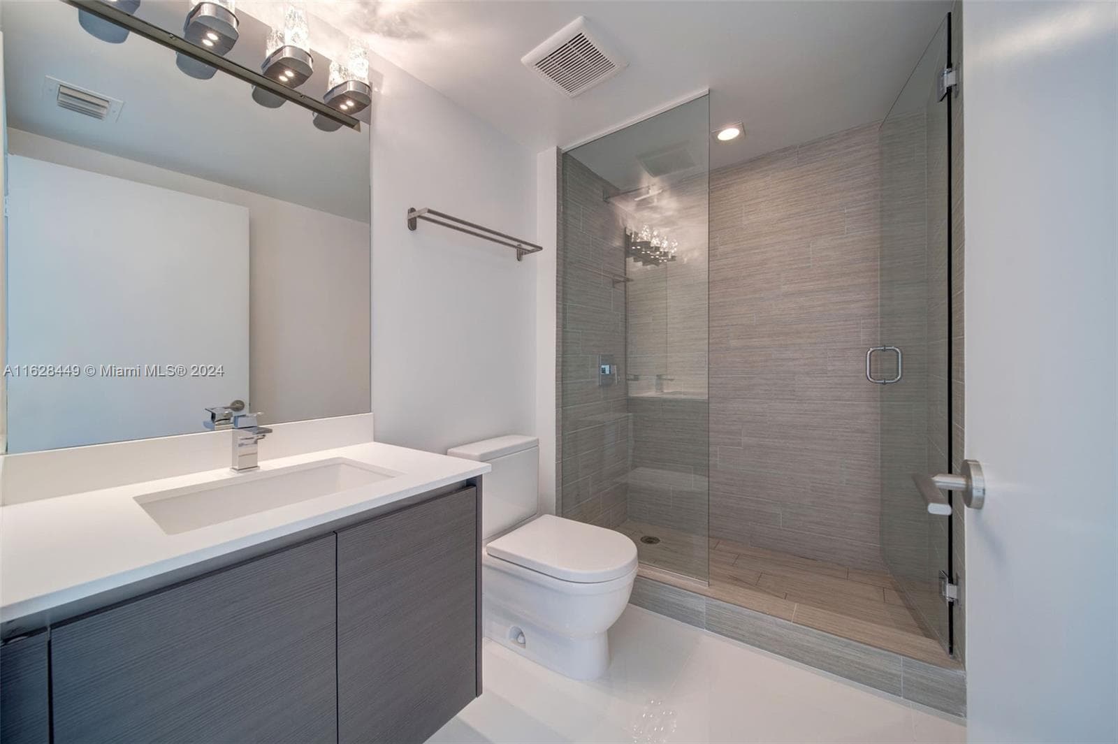 300 Sunny Isles Blvd # 2103, Sunny Isles Beach FL 33160 — 25