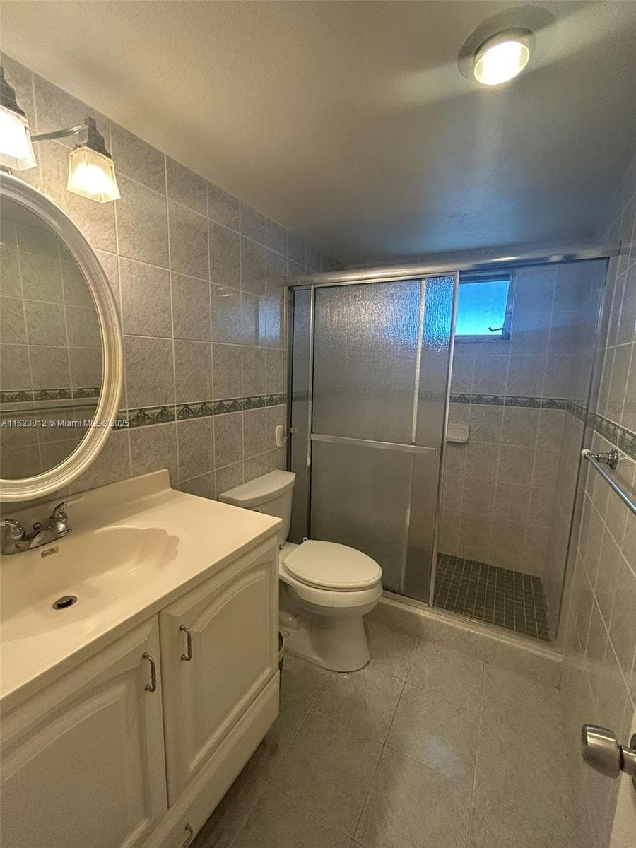 3600 NE 170th St # 411, North Miami Beach FL 33160 — 17