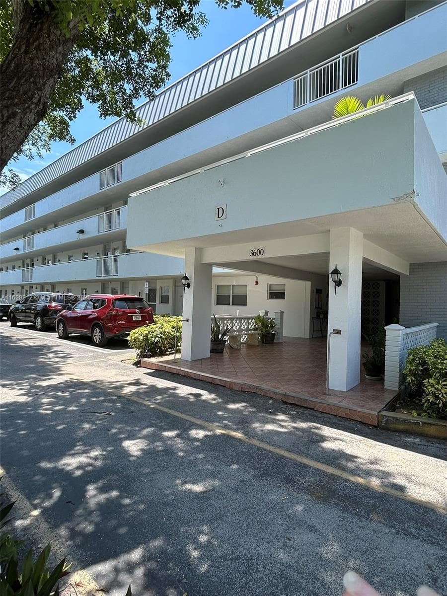 3600 NE 170th St # 411, North Miami Beach FL 33160 — 20