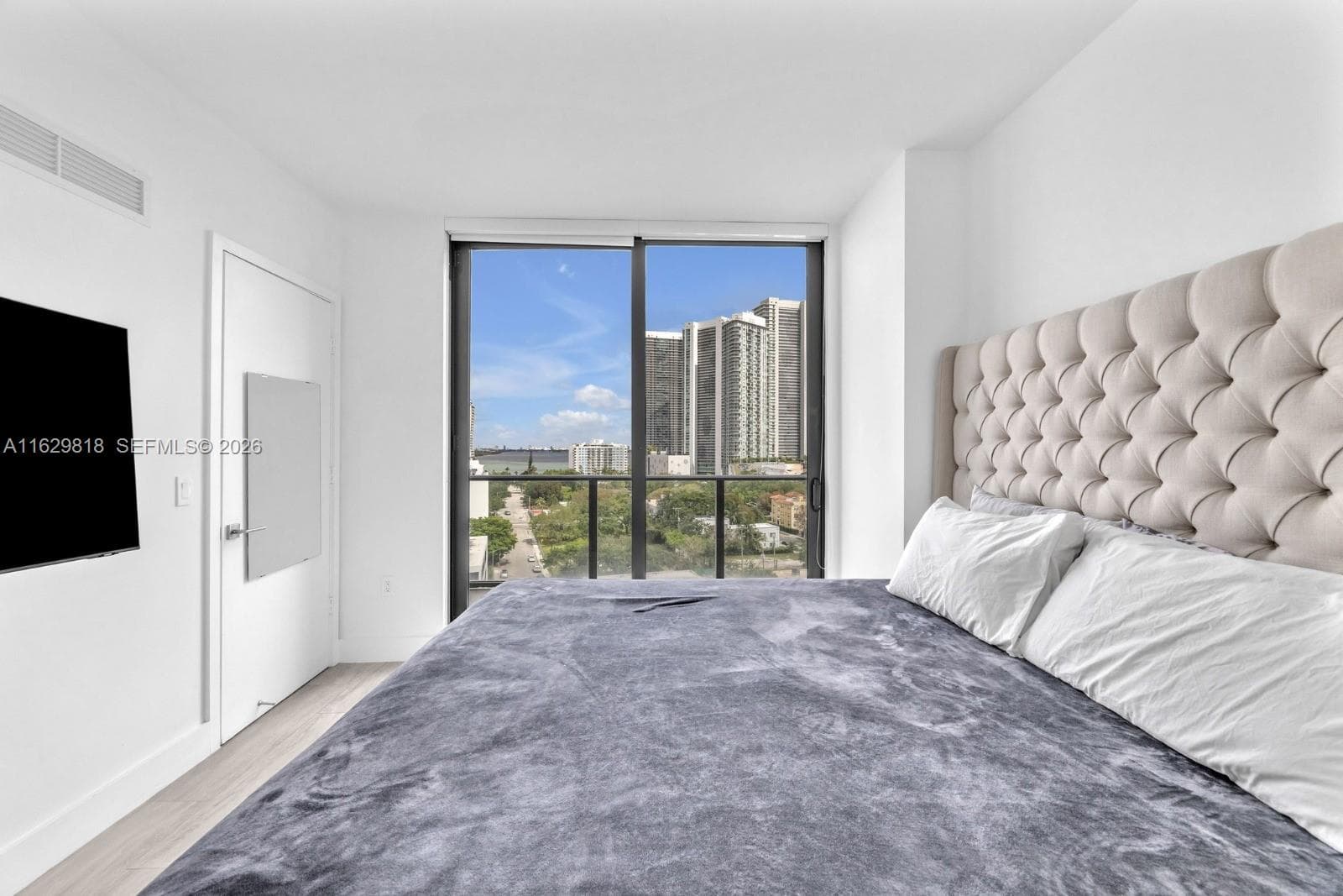 121 NE 34th St # 905, Miami FL 33137 — 2
