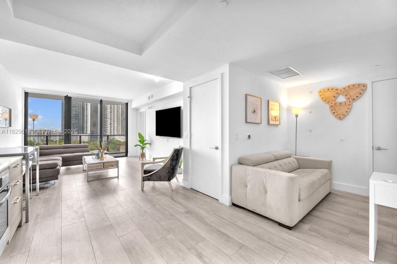 121 NE 34th St # 905, Miami FL 33137 — 14