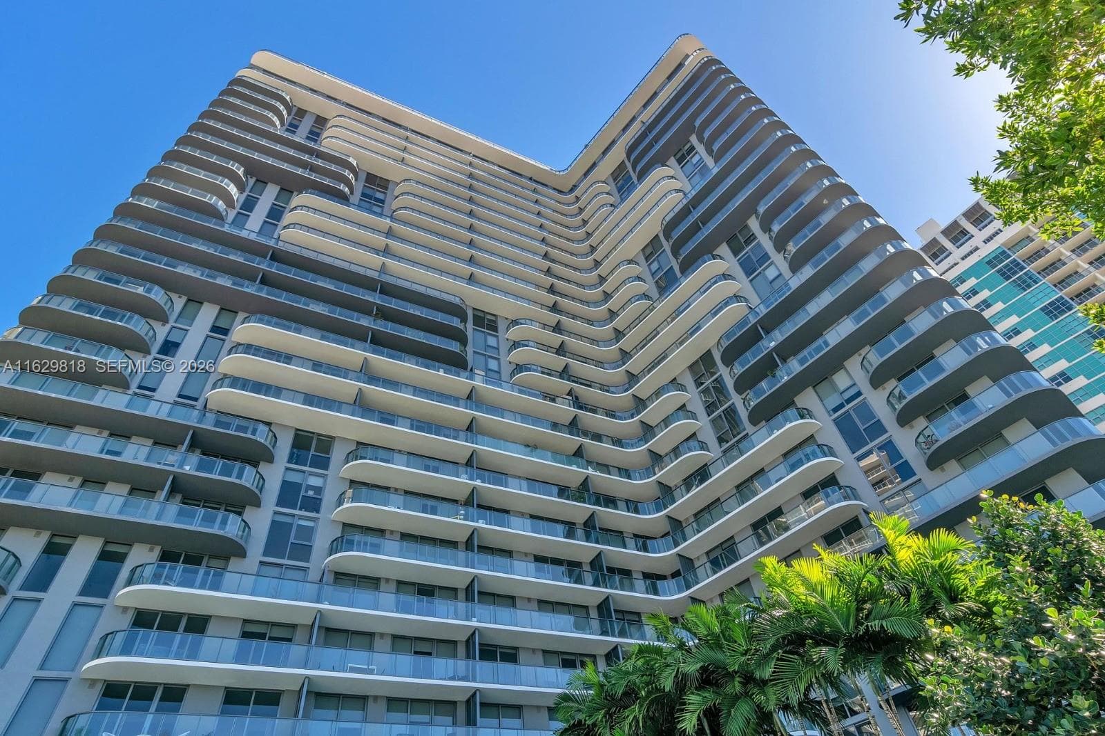 121 NE 34th St # 905, Miami FL 33137 — 25