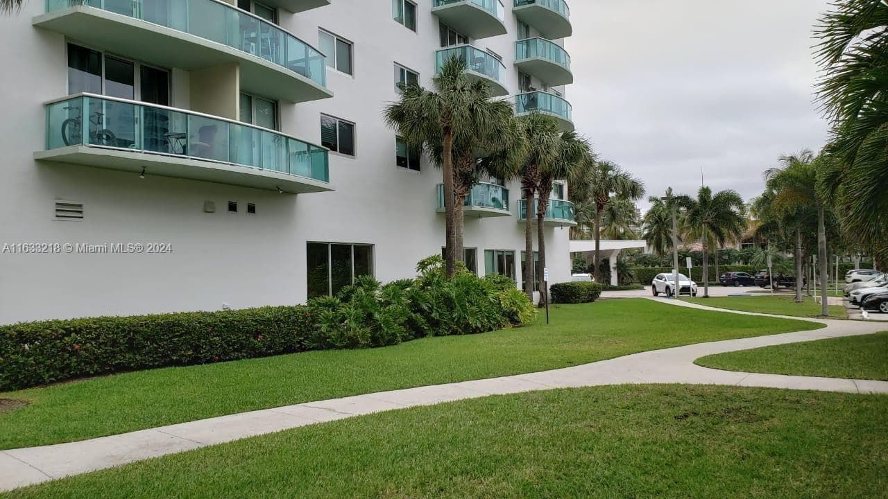 19380 Collins Ave # 7, Sunny Isles Beach FL 33160 — 19