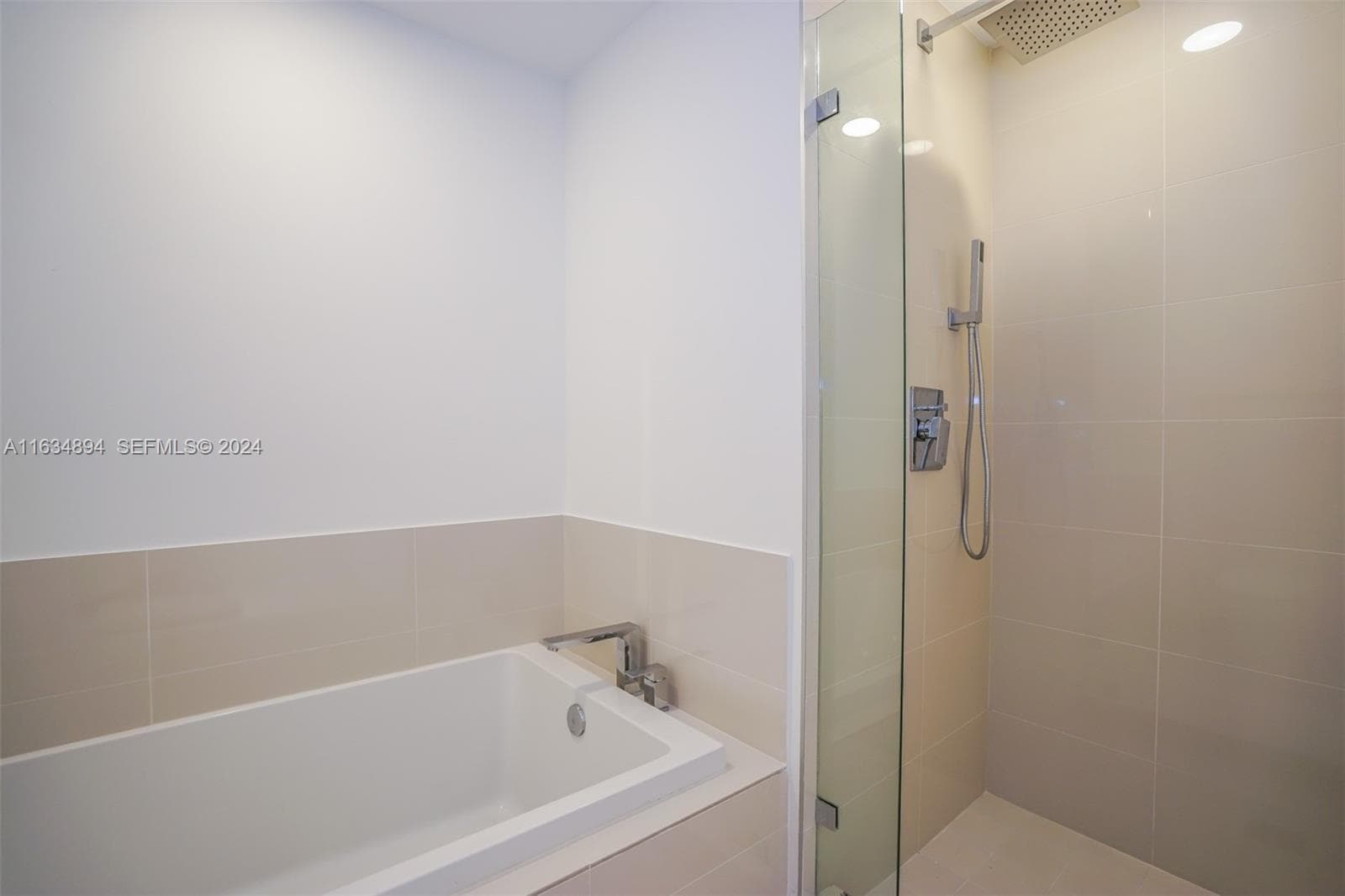 55 SW 9th ST # 2108, Miami FL 33130 — 12