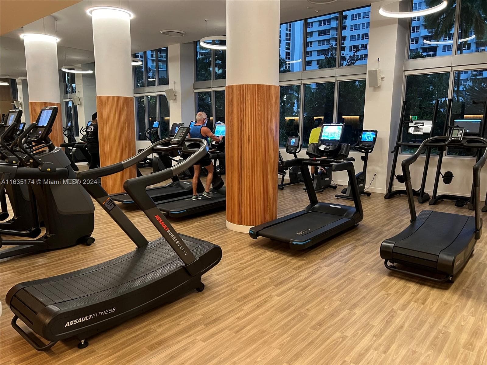 1500 Bay Rd # 522S, Miami Beach FL 33139 — 36