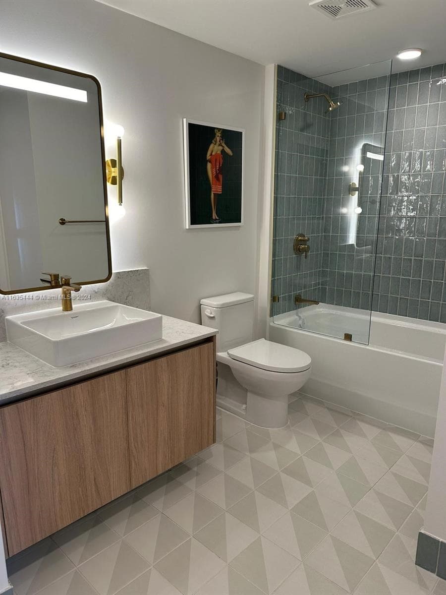 159 NE 6 th Street # 3513, Miami FL 33132 — 6