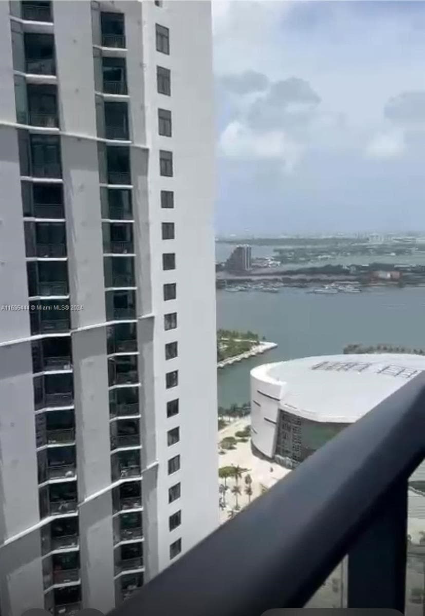 159 NE 6 th Street # 3513, Miami FL 33132 — 10